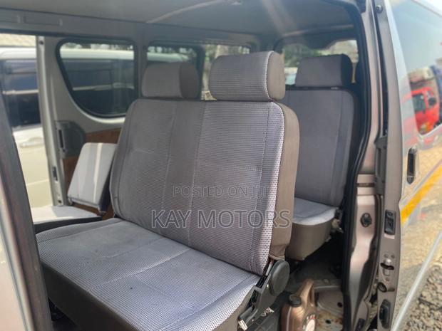 Toyota HiAce 2012 Silver