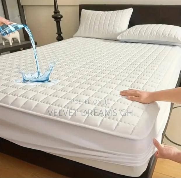 Waterproof Mattress Cover With Pillowcases photo 3