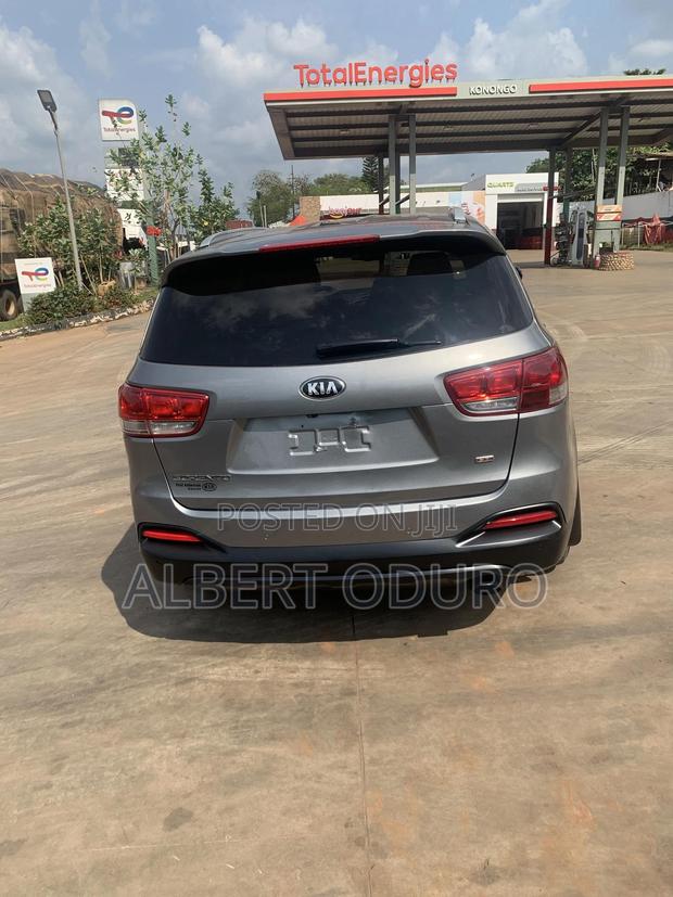 Kia Sorento 4dr SUV 2016 Gray