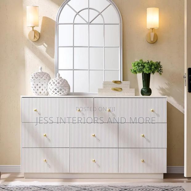 8 Drawer Dresser (Fluted) photo 4