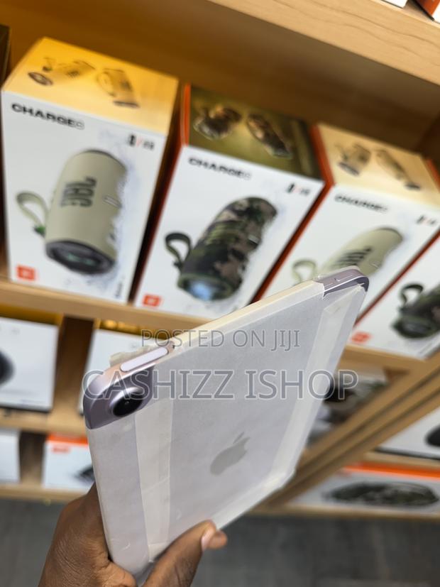New Apple iPad mini 7 128 GB Silver photo 2