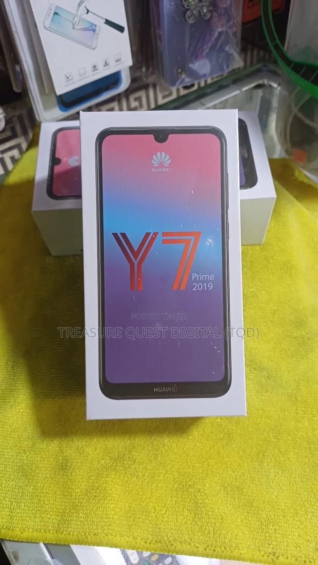 New Huawei Y7 Prime 2019 64 GB Blue · Photo 3