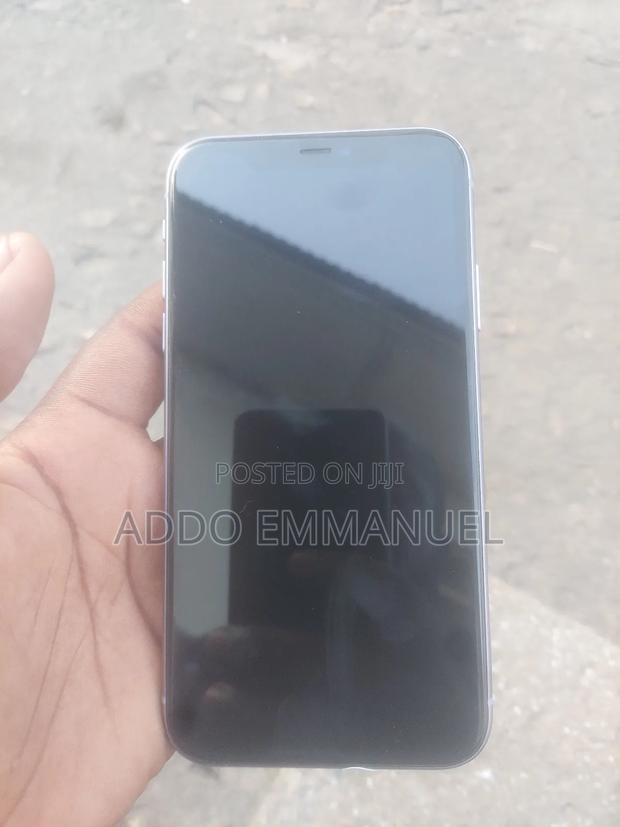 Apple iPhone 11 64 GB photo 3