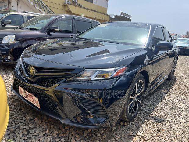 Toyota Camry SE FWD 2020 Black