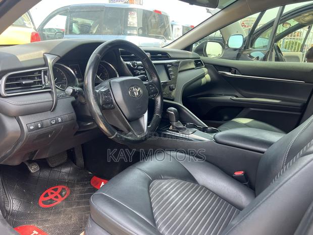 Toyota Camry SE FWD 2020 Black