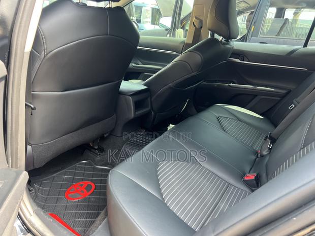 Toyota Camry SE FWD 2020 Black