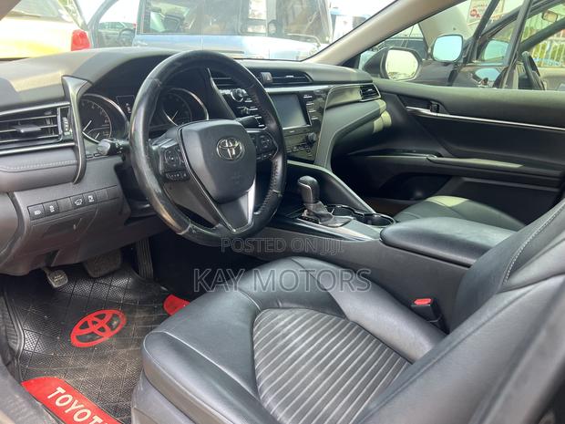 Toyota Camry SE FWD 2020 Black