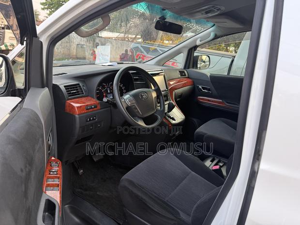 Toyota Vellfire 2016 White