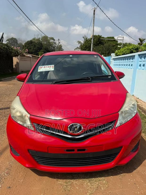 Toyota Vitz 1.0 FWD 5dr 2012 Red