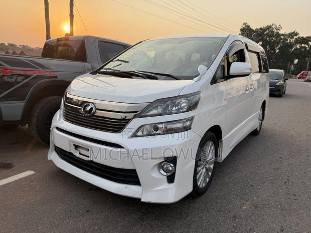 Toyota Vellfire 2016 White