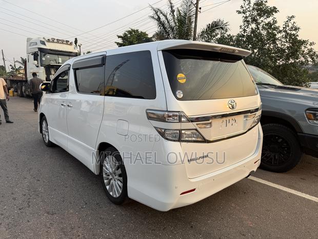 Toyota Vellfire 2016 White