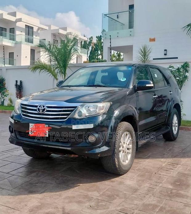 Toyota Fortuner 2014 Black
