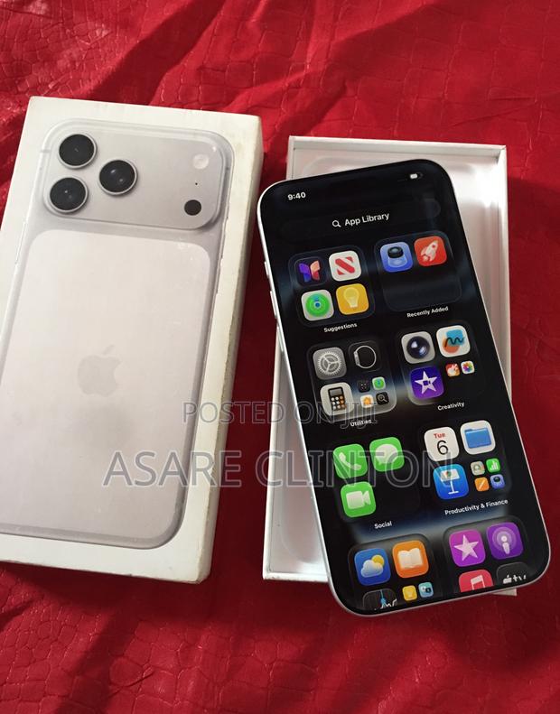 New Apple iPhone 17 Pro Max 512 GB Silver photo 3