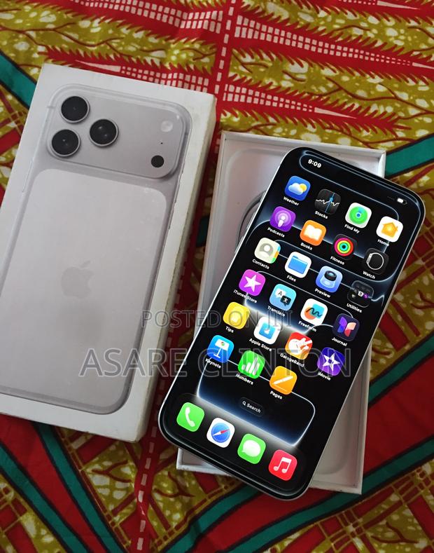 New Apple iPhone 17 Pro Max 512 GB Silver photo 4