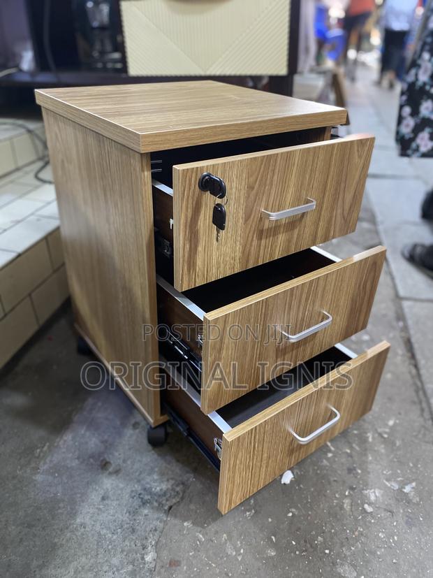 Bedside Cabinet/Drawer( 3 in 1 ) · Photo 4