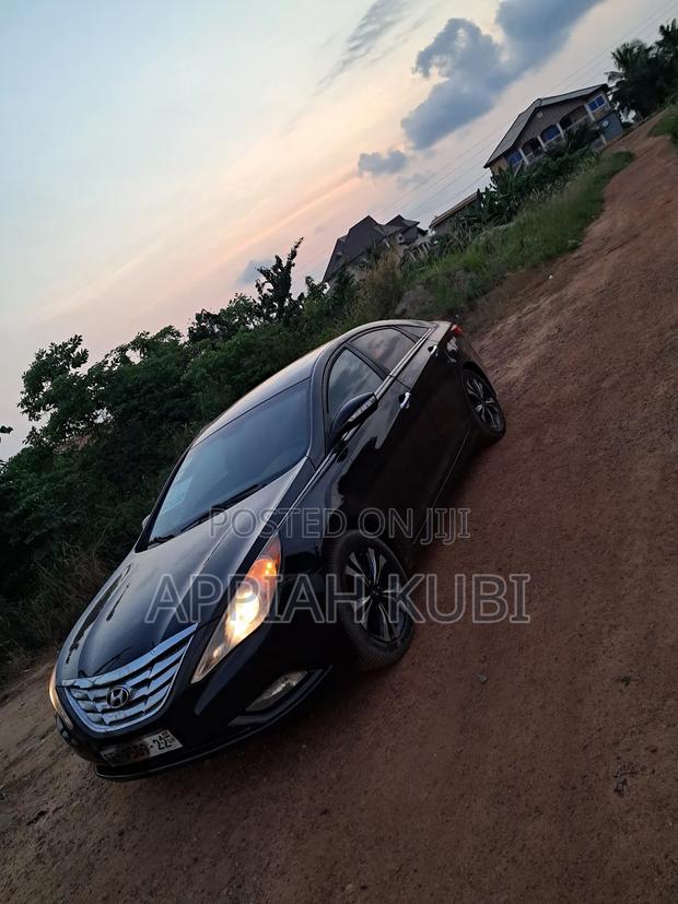 Hyundai Sonata Limited Sedan FWD (2.4L 4cyl 6A) 2013 Black photo 2