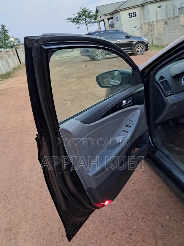 Hyundai Sonata Limited Sedan FWD (2.4L 4cyl 6A) 2013 Black photo 6