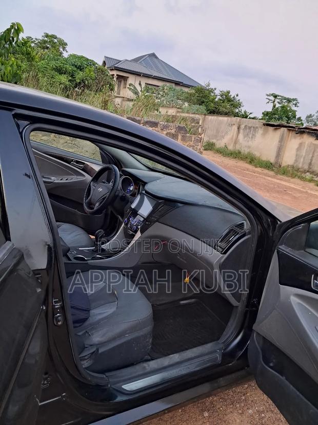 Hyundai Sonata Limited Sedan FWD (2.4L 4cyl 6A) 2013 Black photo 8