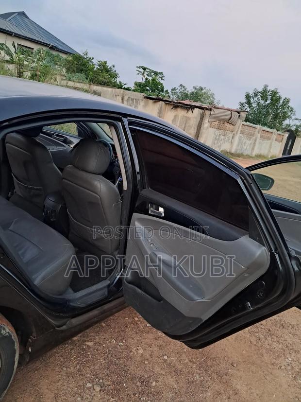 Hyundai Sonata Limited Sedan FWD (2.4L 4cyl 6A) 2013 Black photo 10