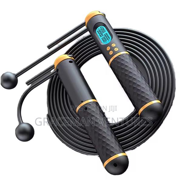 2-in-1 3m Digital Cordless Skipping Rope Counter With Non-Slip Handle photo 2