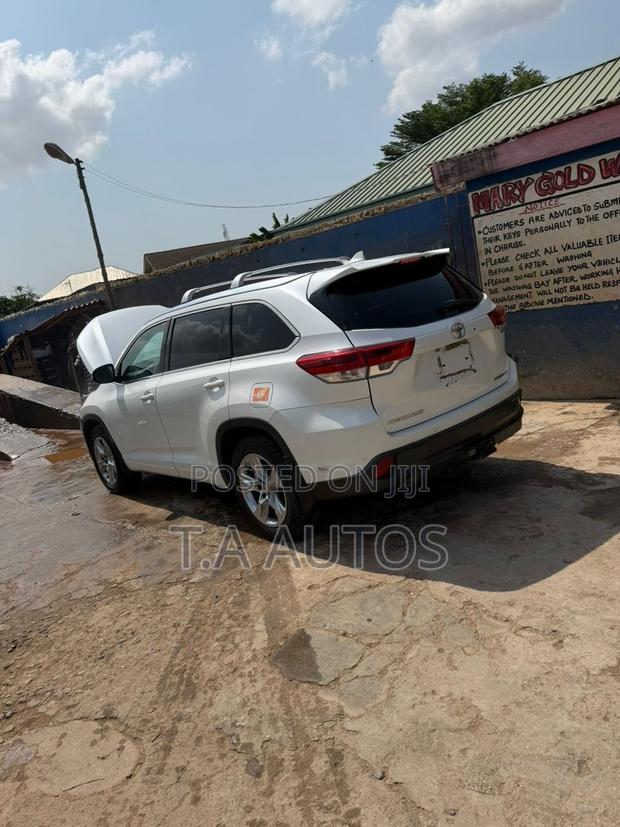 Toyota Highlander Limited Platinum V6 4x4 (3.5L 6cyl 6A) 2016 White