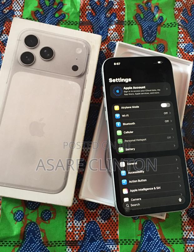 New Apple iPhone 17 Pro Max 512 GB Silver photo 3