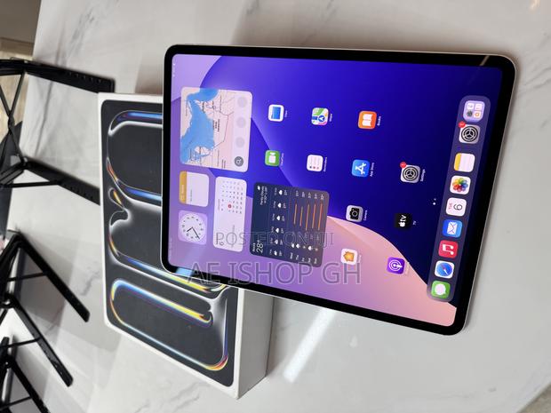 Apple iPad Pro 13 (2024) 1 TB Silver photo 3