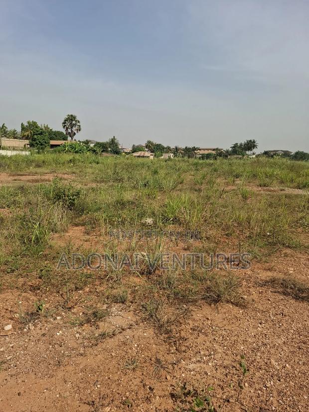 One Full Plot of Land for Sale in Location Santasi Anyinam · Photo 3