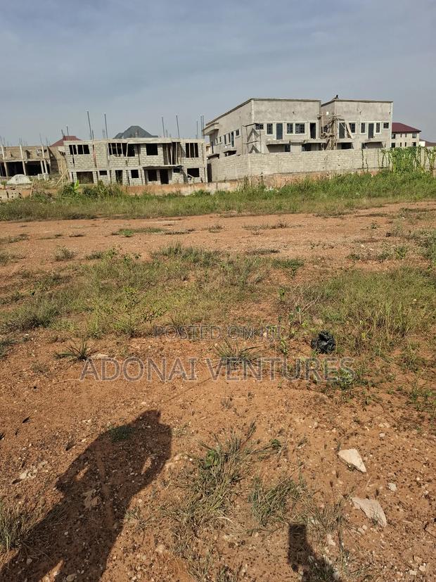 One Full Plot of Land for Sale in Location Santasi Anyinam · Photo 4