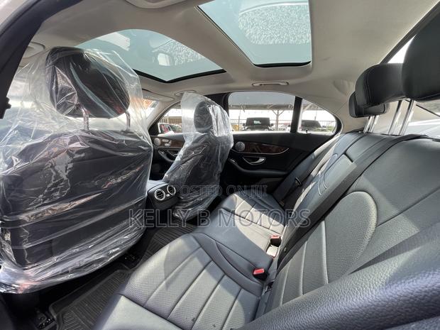 Mercedes-Benz C300 Luxury 4dr AWD 4Matic Sedan (2.0L 4cyl 7A) 2015 White