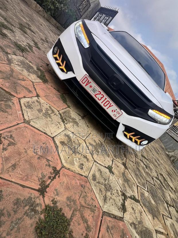 Honda Civic EX-L Coupe 2018 White photo 4