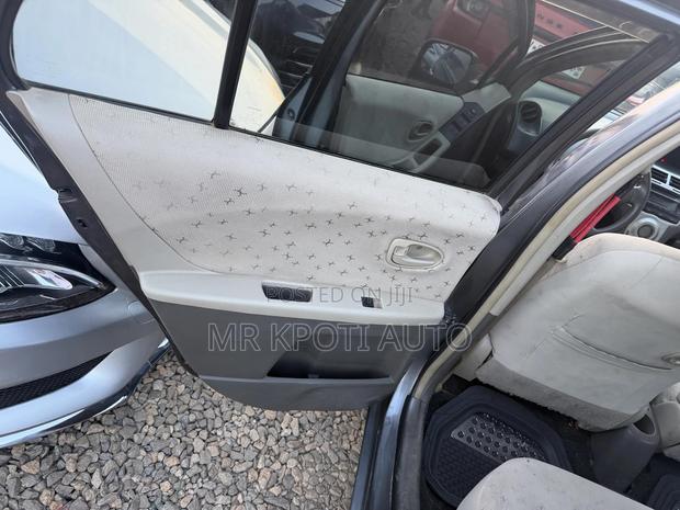 Toyota Vitz 2010 Gray