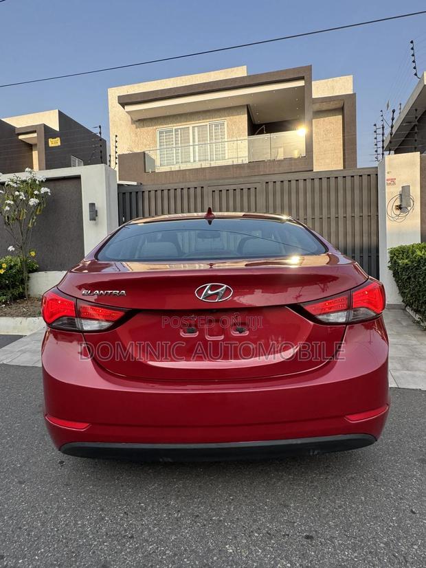 Hyundai Elantra Limited Sedan FWD (1.8L 4cyl 6A) 2016 Burgundy