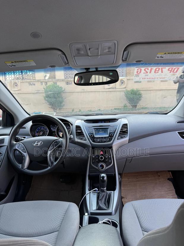 Hyundai Elantra Limited Sedan FWD (1.8L 4cyl 6A) 2016 Burgundy