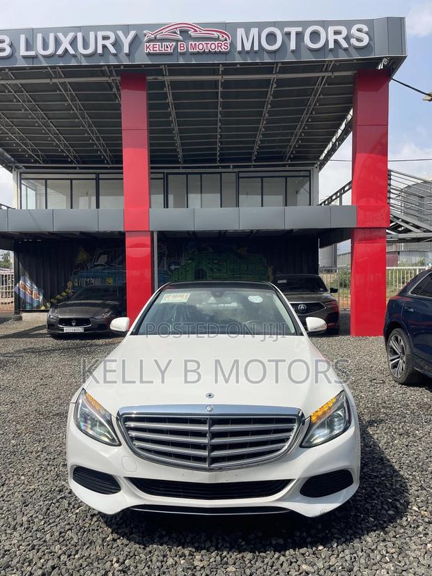 Mercedes-Benz C300 Luxury 4dr AWD 4Matic Sedan (2.0L 4cyl 7A) 2015 White