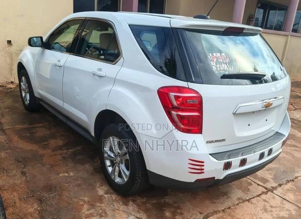 Chevrolet Equinox L FWD 2017 White photo 3