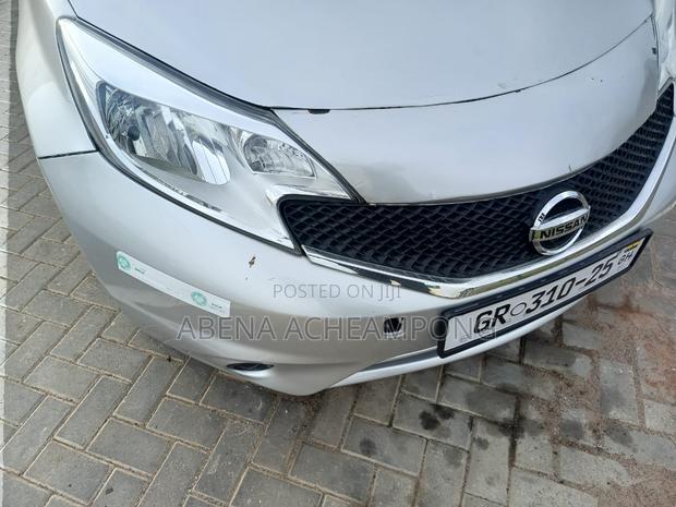 Nissan Versa 2018 Gray photo 4