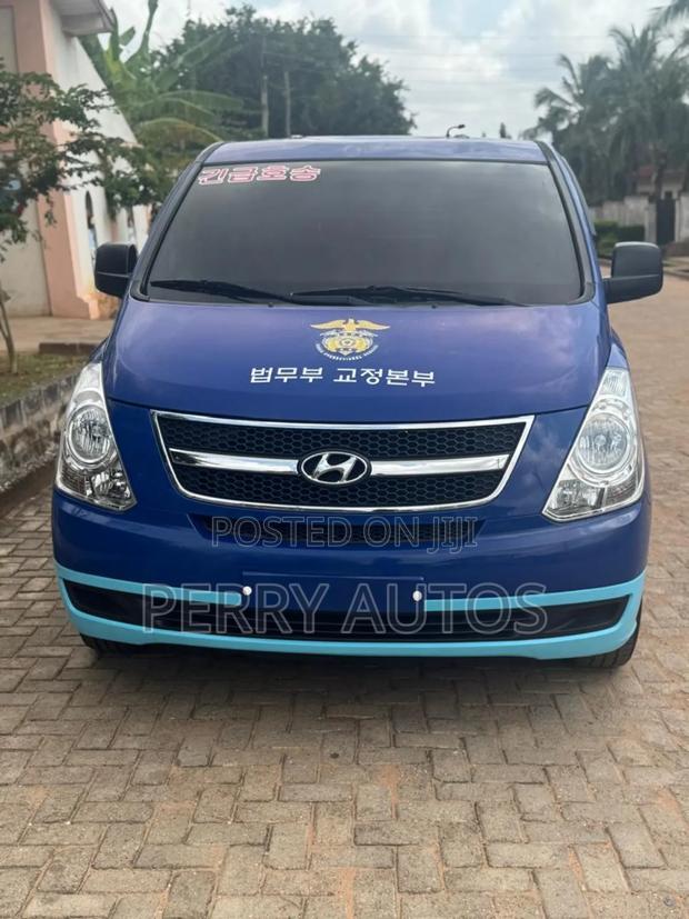 Hyundai Starex 2014 Blue