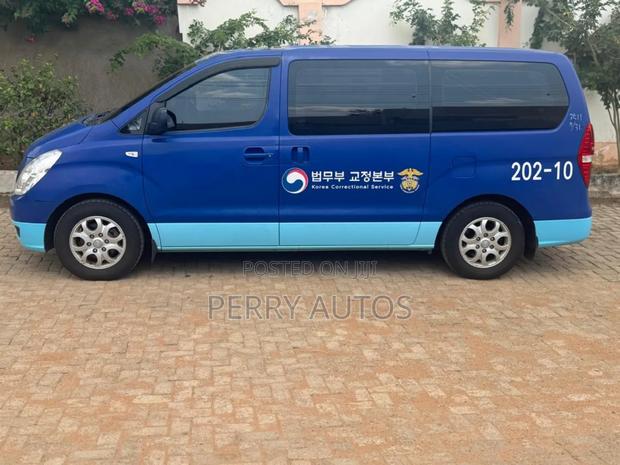 Hyundai Starex 2014 Blue photo 3