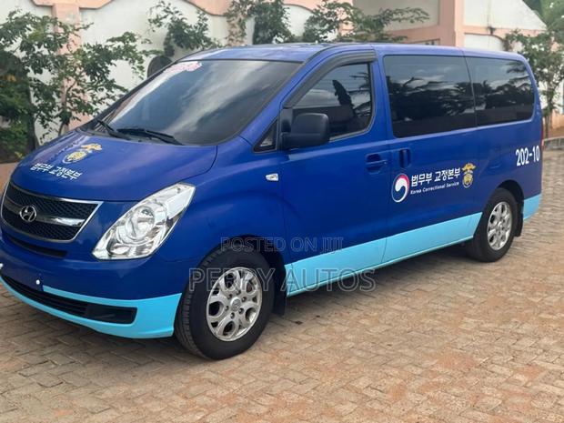 Hyundai Starex 2014 Blue photo 4
