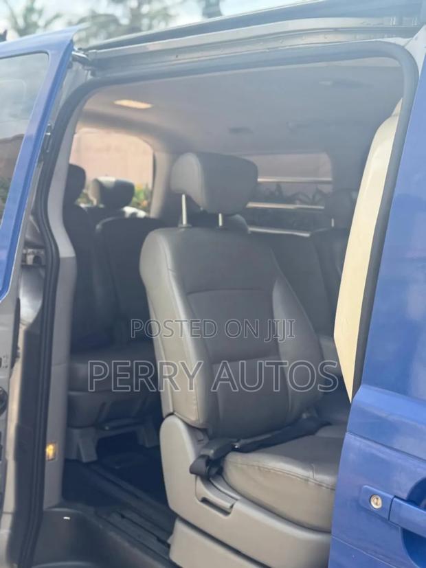 Hyundai Starex 2014 Blue photo 10
