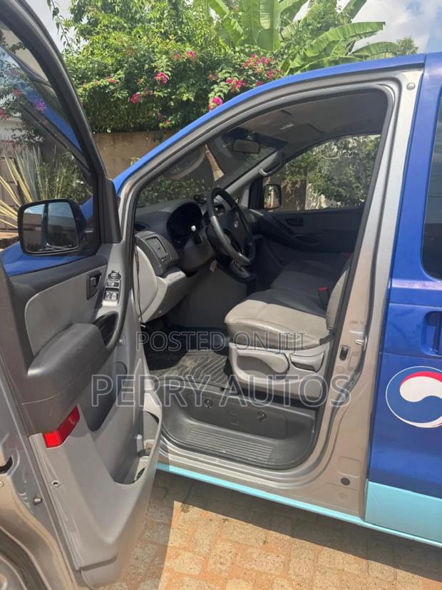 Hyundai Starex 2014 Blue photo 13