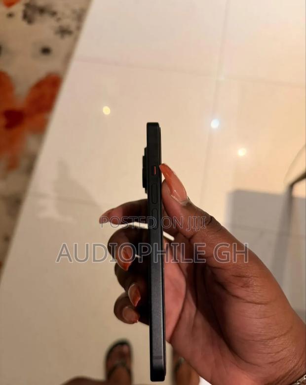 Apple iPhone 15 128 GB Black photo 3