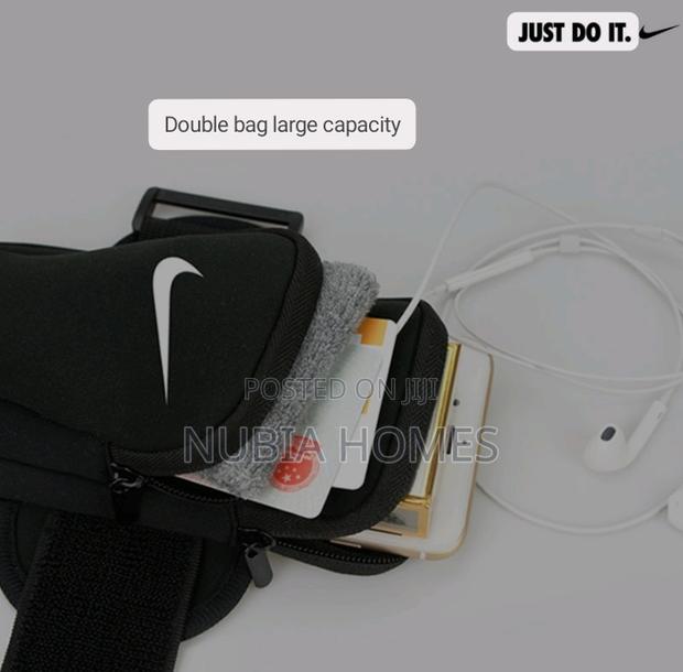 Nike Gym Arm Phone Holder photo 3