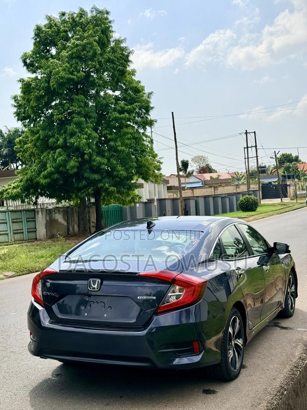 Honda Civic Touring Sedan 2018 Blue