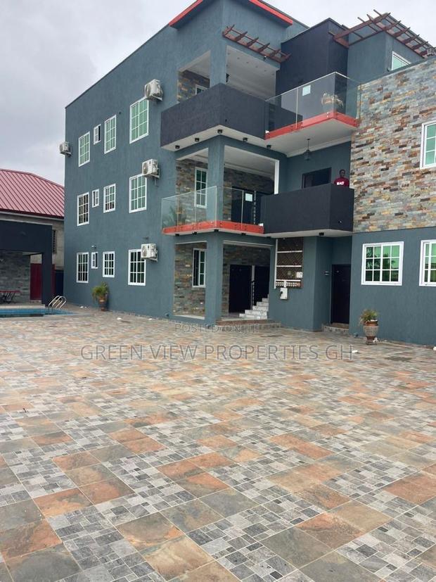 1bdrm Apartment in West Hills Mall Area for rent