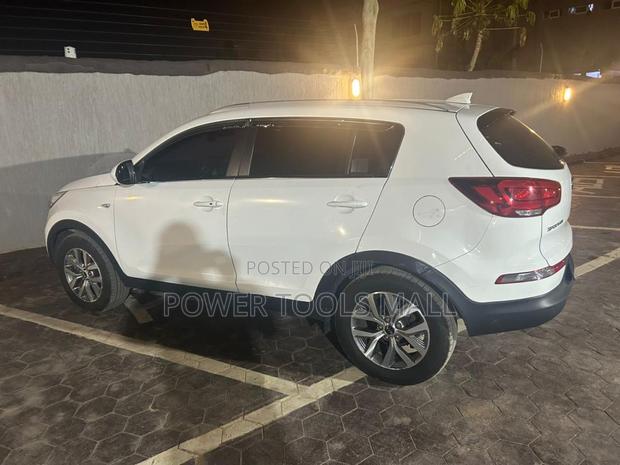 Kia Sportage 2016 White photo 5