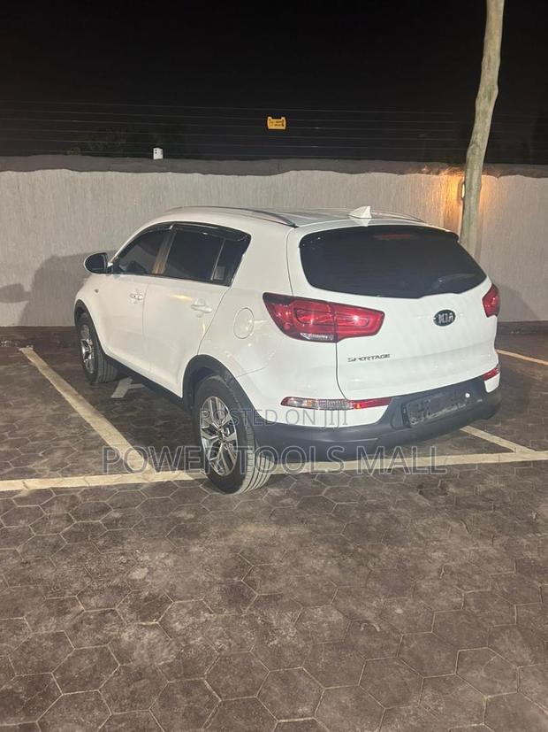 Kia Sportage 2016 White photo 6