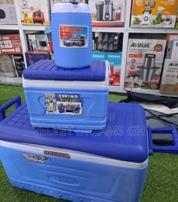 3-in-1 45l Ice Chest Cooler, Storage Seat photo 2