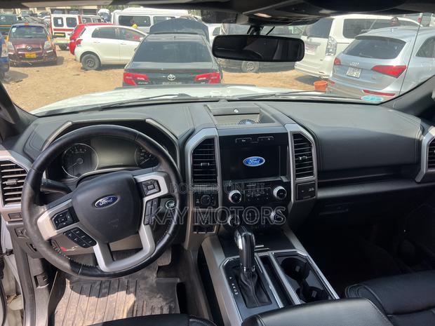 Ford F-150 Lariat 4x4 SuperCab Styleside 8 ft. box 163 in. WB 2018